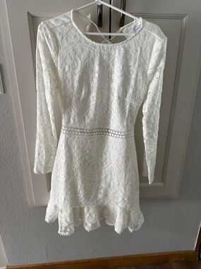 Women's White Lace Long-Sleeve Dress